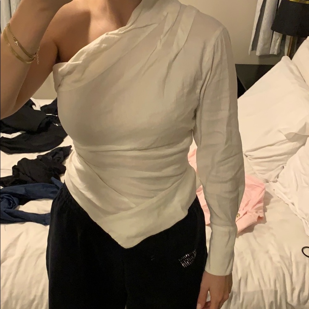 Own shoulder blouse